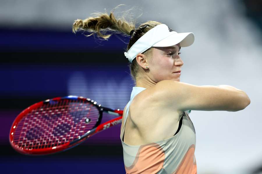 Elena Rybakina miała mnóstwo problemów w meczu z Badosą, ale ostatecznie wygrała