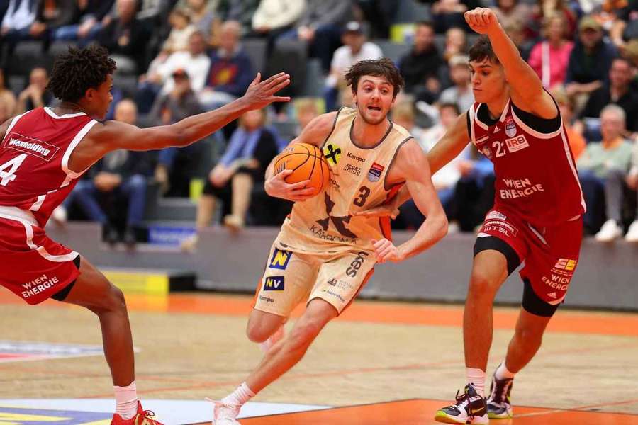 Basketball Superliga: Dukes siegen im Topspiel, Oberwart holt fünften Sieg in Folge Basketball Superliga: Dukes siegen im Topspiel, Oberwart holt fünften Sieg in Folge