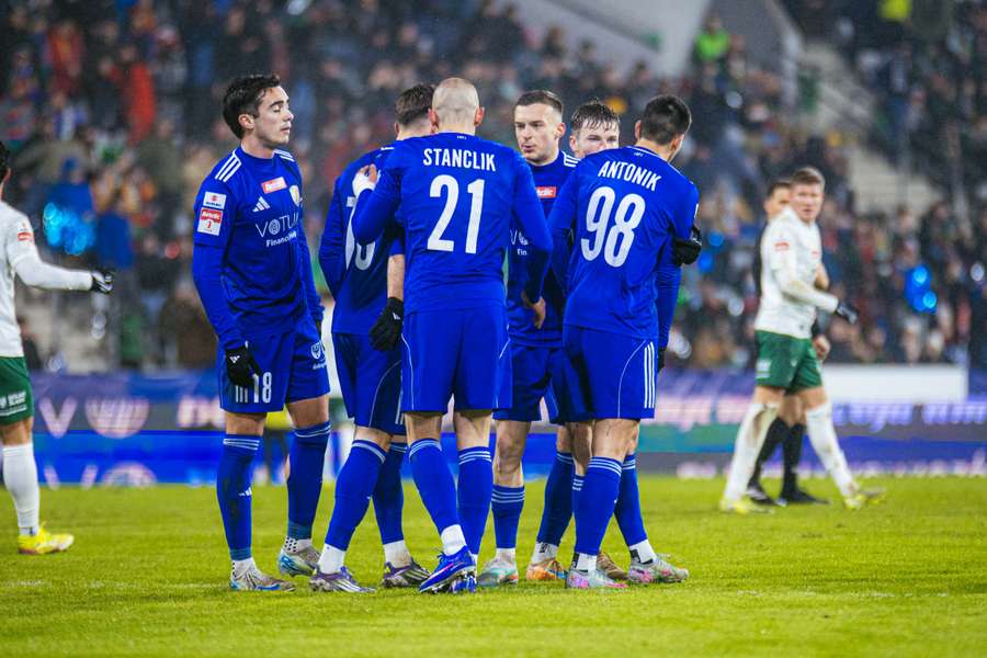 Chrobry nowym wiceliderem 1. Ligi, Miedź pokonała Śląsk w derbach