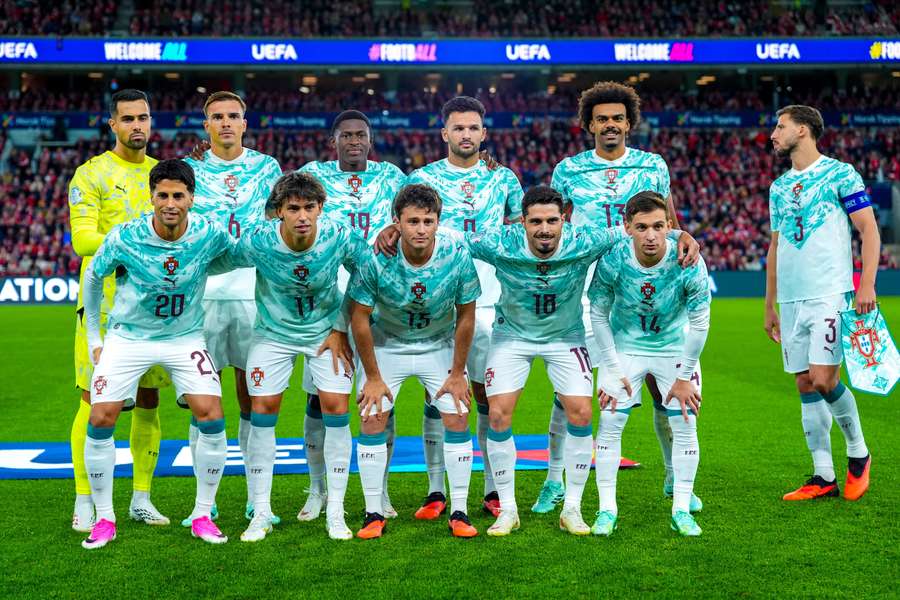 O onze de Portugal frente à Noruega O onze de Portugal frente à Noruega