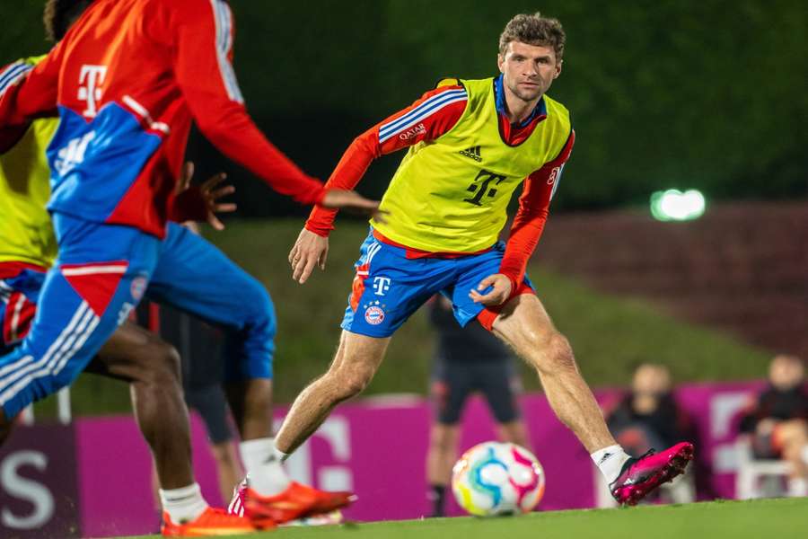 Müller está treinando com o Bayern no Catar