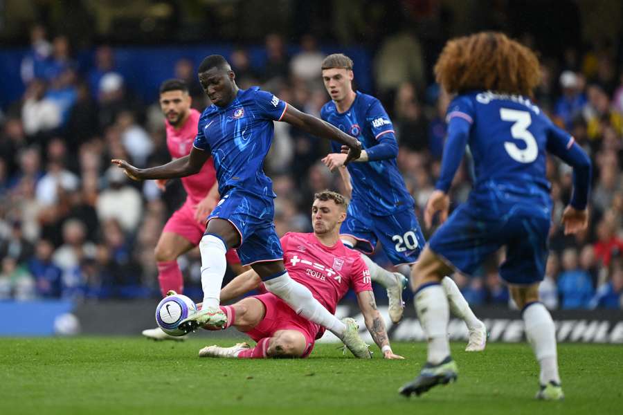 Chelsea męczyła się z Ipswich i ugrała tylko remis z beniaminkiem