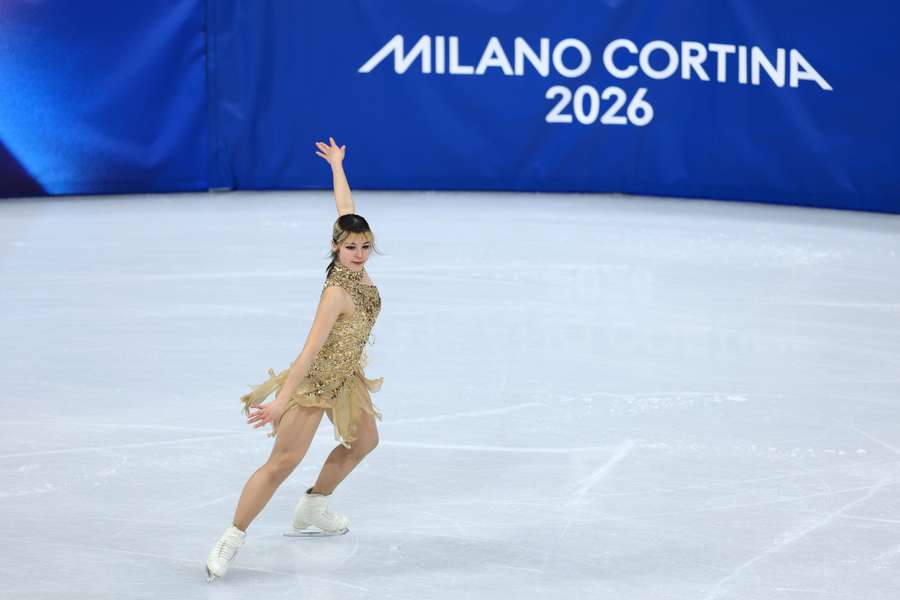 Alysa Liu din Statele Unite evoluează în programul liber feminin la patinaj artistic, în cadrul Jocurilor Olimpice de iarnă Milano Cortina 2026, la Mi