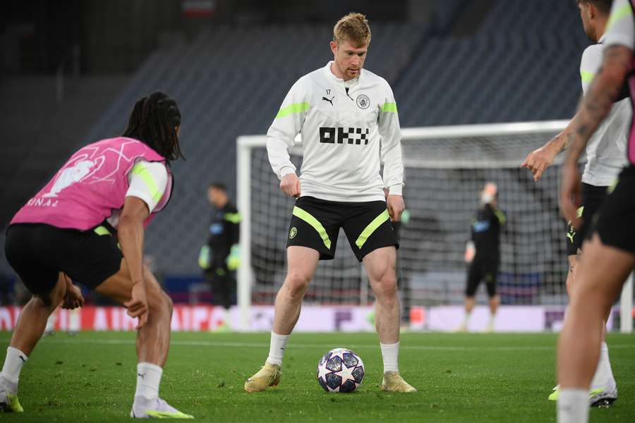 Kevin De Bruyne takes part in a training session at the Ataturk Olympic Stadium ahead of Saturday's final