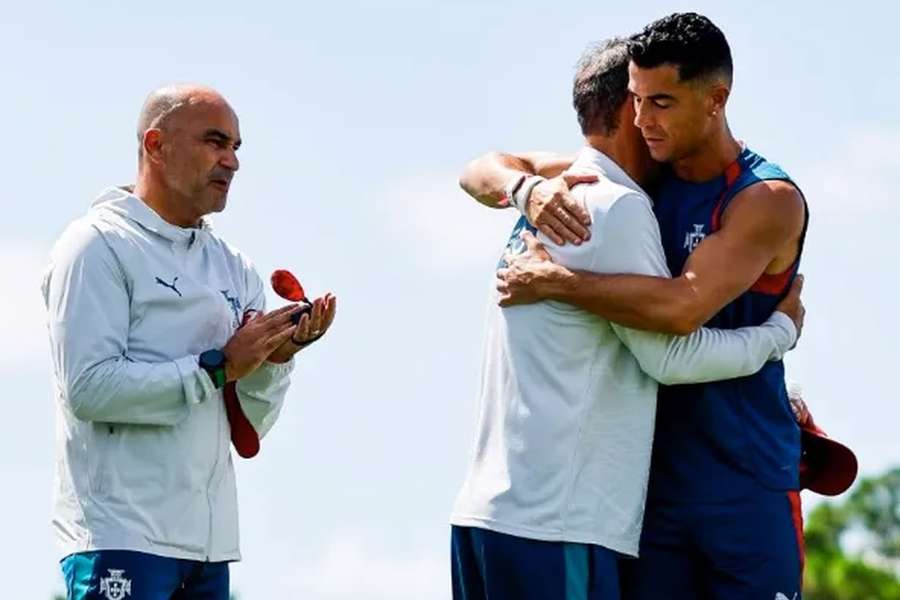 Ricardo Carvalho com Cristiano Ronaldo e Roberto Martínez Ricardo Carvalho com Cristiano Ronaldo e Roberto Martínez