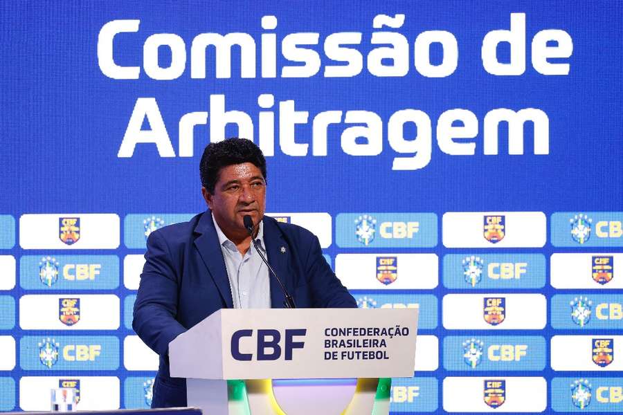 Ednaldo Rodrigues durante reunião na sede da CBF