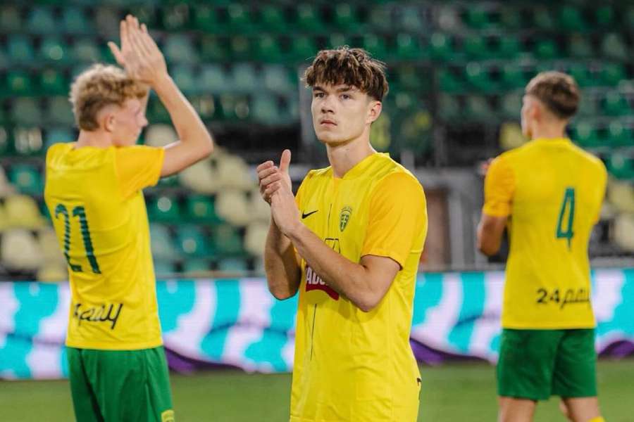 Šošoni idú v Youth League ďalej.