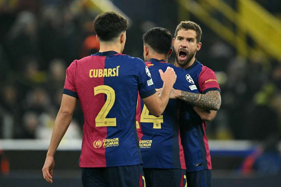 Il Barcellona festeggia un gol Il Barcellona festeggia un gol