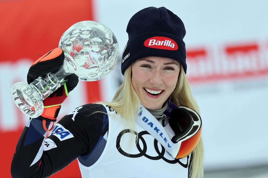 Shiffrin met de kristallen bol van vorig seizoen