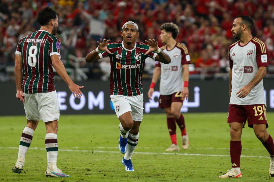 John Kennedy comemora segundo gol do Fluminense