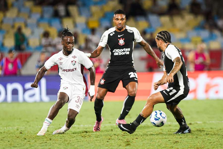 Fluminense e Corinthians fizeram um dos piores jogos do Brasileirão Fluminense e Corinthians fizeram um dos piores jogos do Brasileirão