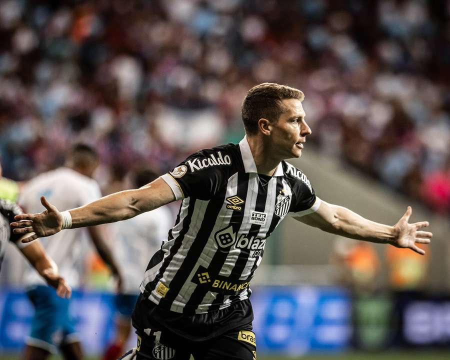 O Santos venceu o Bahia na última segunda-feira (18)