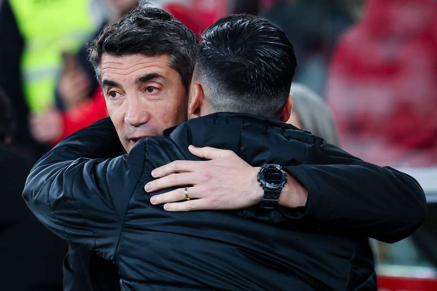 Bruno Lage num abraço a Tozé Marreco antes do jogo