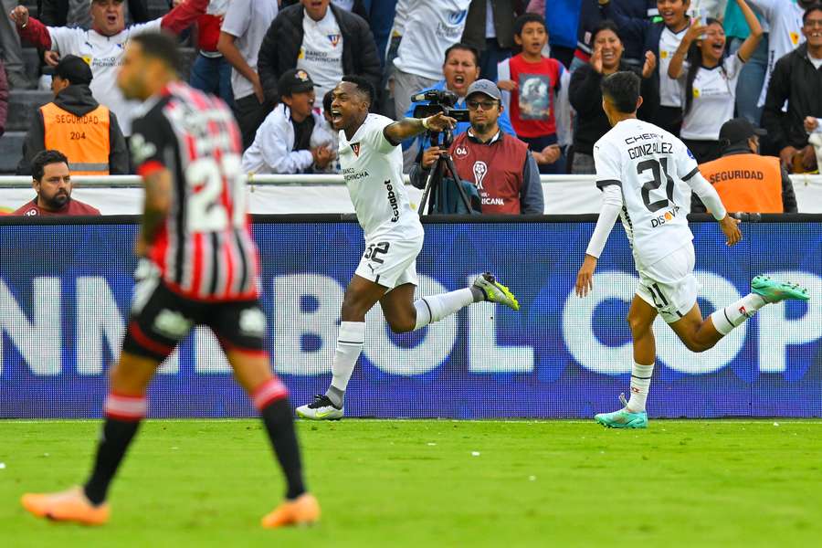 Ibarra comemora segundo gol da LDU em Quito