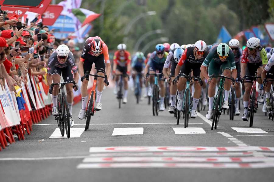 Philipsen wygrał 19. etap Vuelta a Espana po finiszu z peletonu