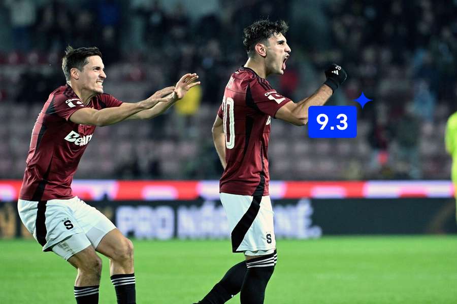Lukáš Sadílek (vlevo) a Qazim Laci, dva ze střelců do sítě Karviné.