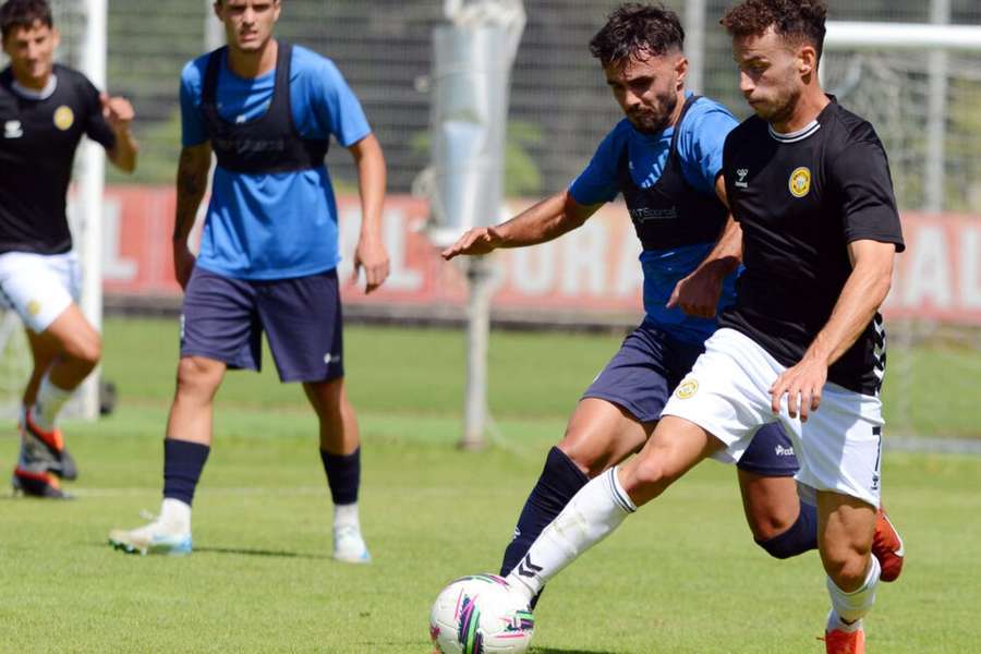 Nacional vence Camacha em jogo particular com reforços em destaque (3-0)