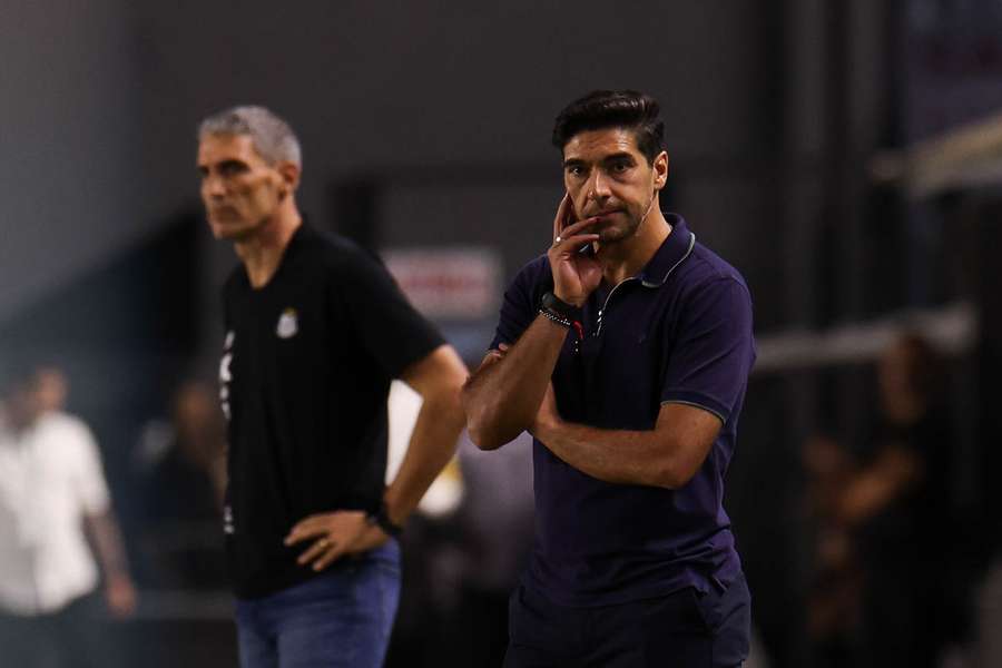 Abel Ferreira durante jogo entre Santos e Palmeiras na Vila Belmiro Abel Ferreira durante jogo entre Santos e Palmeiras na Vila Belmiro