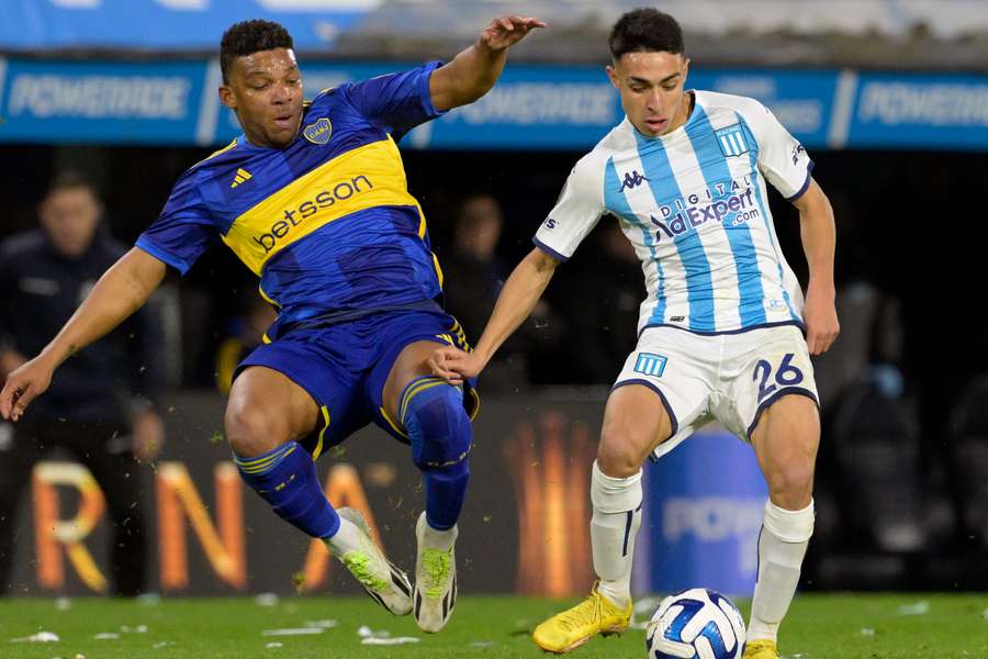 Boca Juniors e Racing fizeram jogo brigado na Bombonera