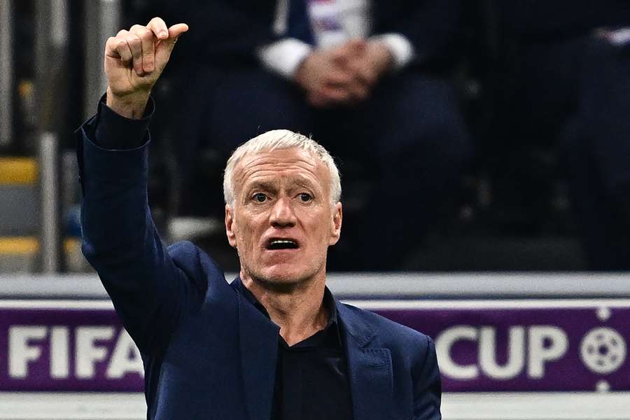 Didier Deschamps (55) herstelt van een rugoperatie