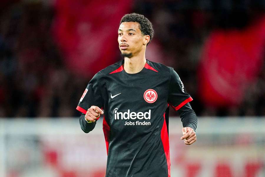 Liverpool kontynuuje szturm na rynku transferowym. Ekitike jedną nogą na Anfield