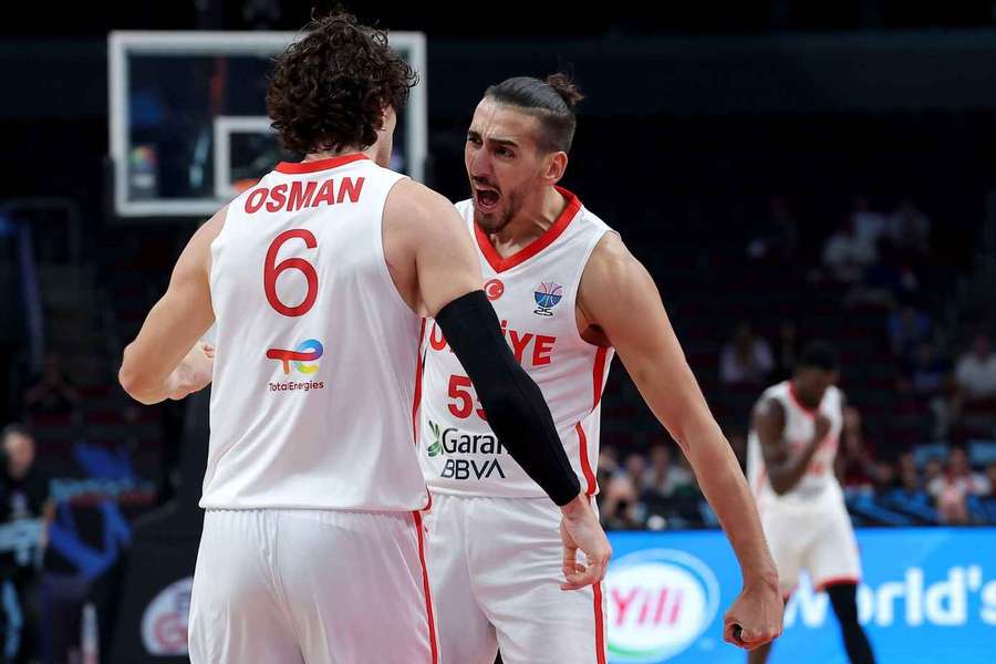Die Türkei bejubelt den Einzug ins EuroBasket-Halbfinale.