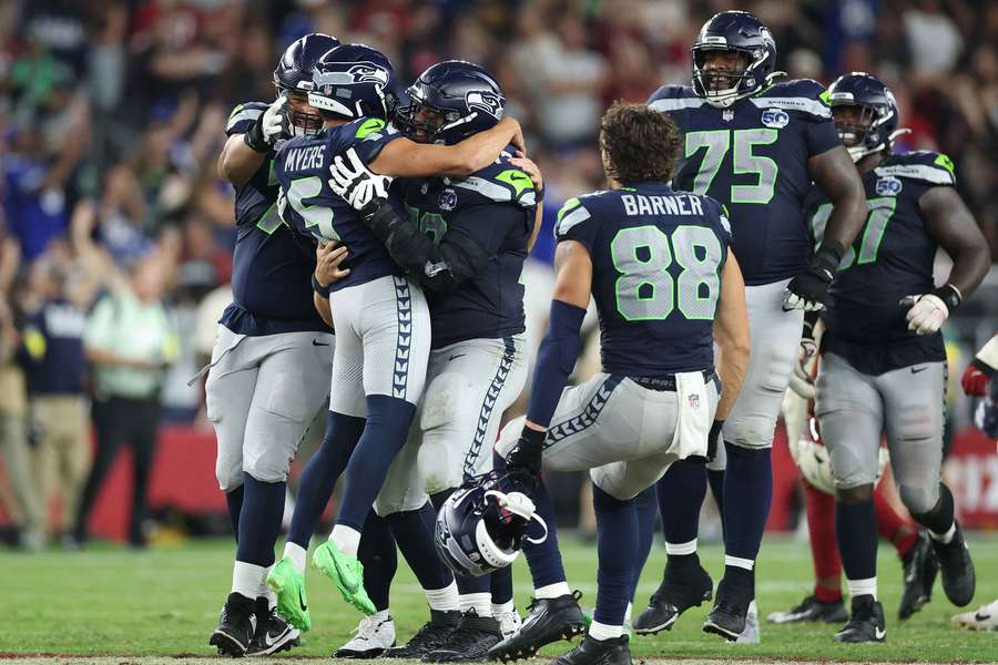 The Seattle Seahawks edge their NFC West rivals the Arizona Cardinals.