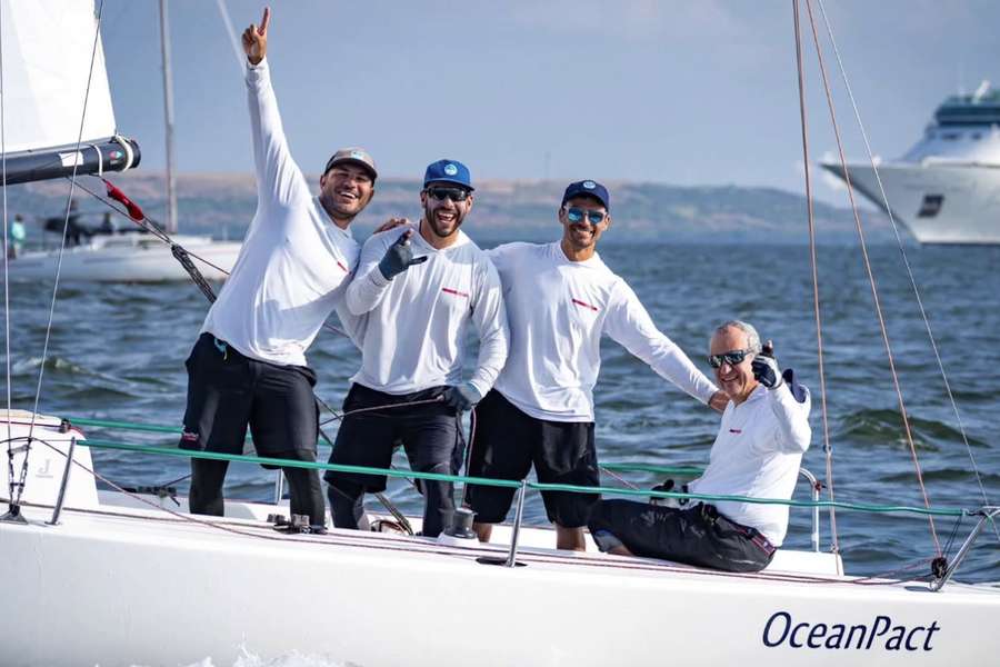 Haroldo Solberg manteve esta sexta-feira a liderança do Mundial da classe J/70 Haroldo Solberg manteve esta sexta-feira a liderança do Mundial da classe J/70