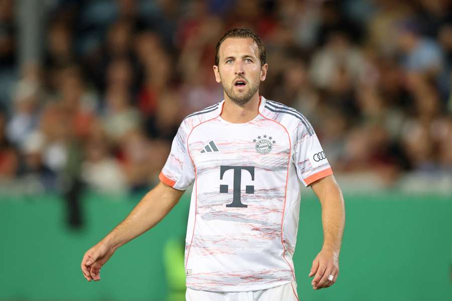Harry Kane (Bayern Munich) réagit lors du match de Coupe d’Allemagne face à Wehen Wiesbaden, le 27 août 2025 au BRITA-Arena de Wiesbaden. Harry Kane (Bayern Munich) réagit lors du match de Coupe d’Allemagne face à Wehen Wiesbaden, le 27 août 2025 au BRITA-Arena de Wiesbaden.