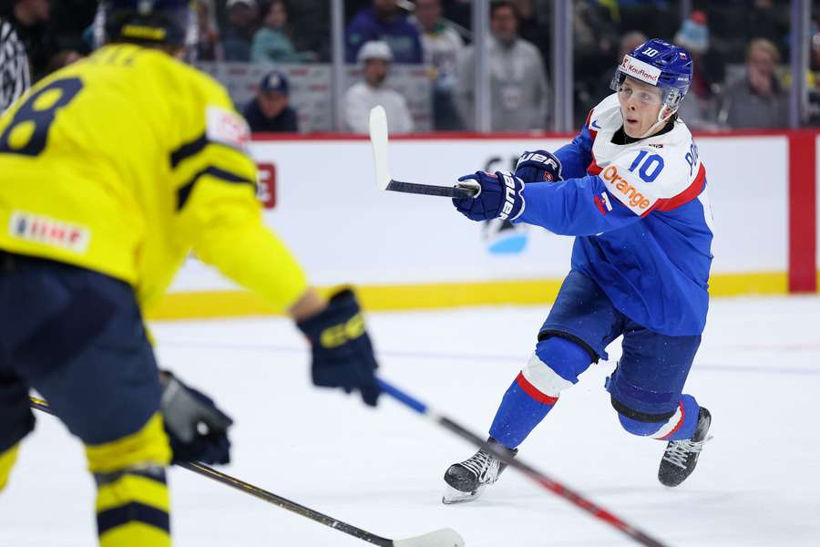 Slovensko smolne podľahlo favoritovi.