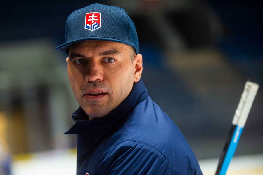 Tréner Frühauf opäť sledoval prehru svojich zverencov. Tréner Frühauf opäť sledoval prehru svojich zverencov.