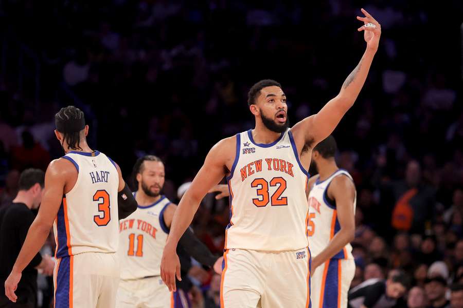 New York Knicks beat the Los Angeles Lakers in the NBA on Sunday.