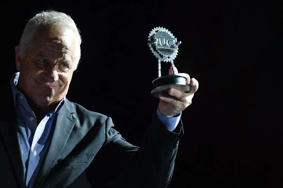 Greg LeMond atiende a AFP en una entrevista.