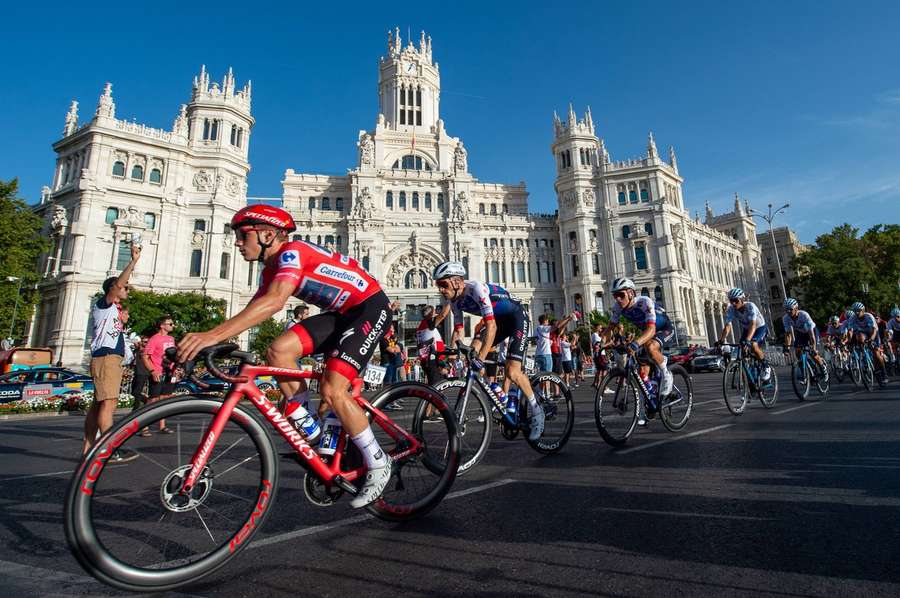 Volta da Espanha de 2023 começará no porto olímpico de Barcelona