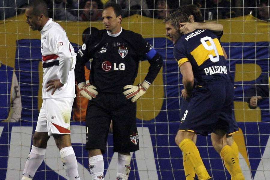 Palermo comemora gol contra o São Paulo na Bombonera em 2007, na última visita do time brasileiro ao estádio do Boca Palermo comemora gol contra o São Paulo na Bombonera em 2007, na última visita do time brasileiro ao estádio do Boca