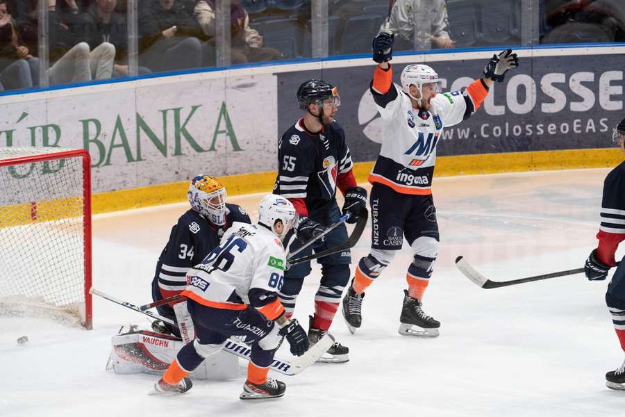 Michalovce sa prekvapivo tešili z výhry na ľade Slovana.