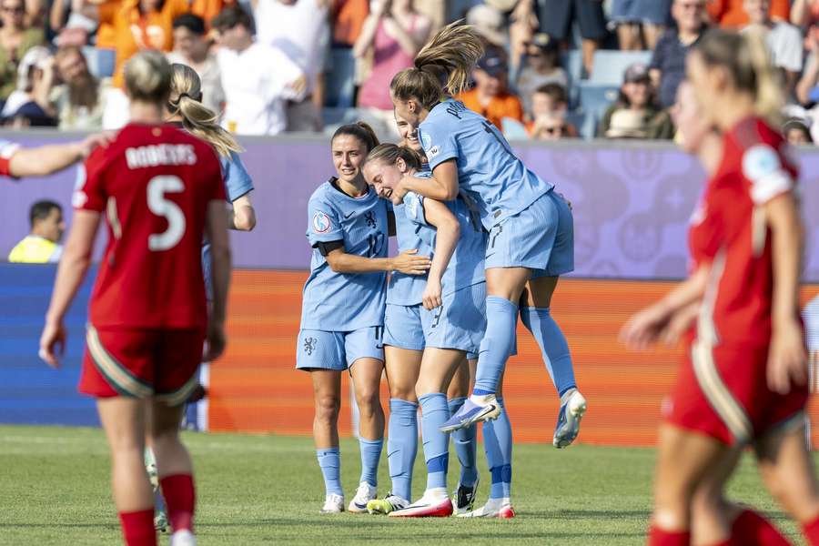 Netherlands thrash Wales to open Women's Euros campaign