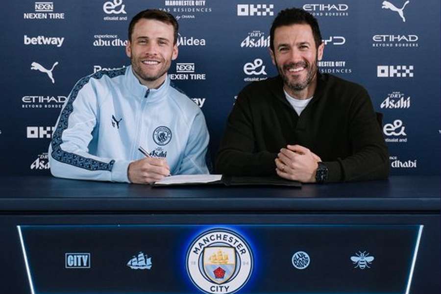Bettinelli happy penning new Man City contract