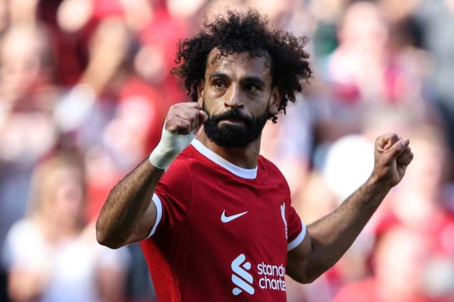 Os adeptos do Liverpool estão aliviados com a permanência de Mohamed Salah em Anfield