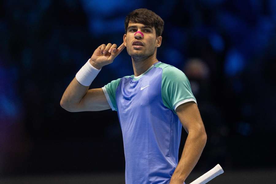 Carlos Alcaraz hat sein zweites Spiel bei den ATP Finals in Turin gewonnen.