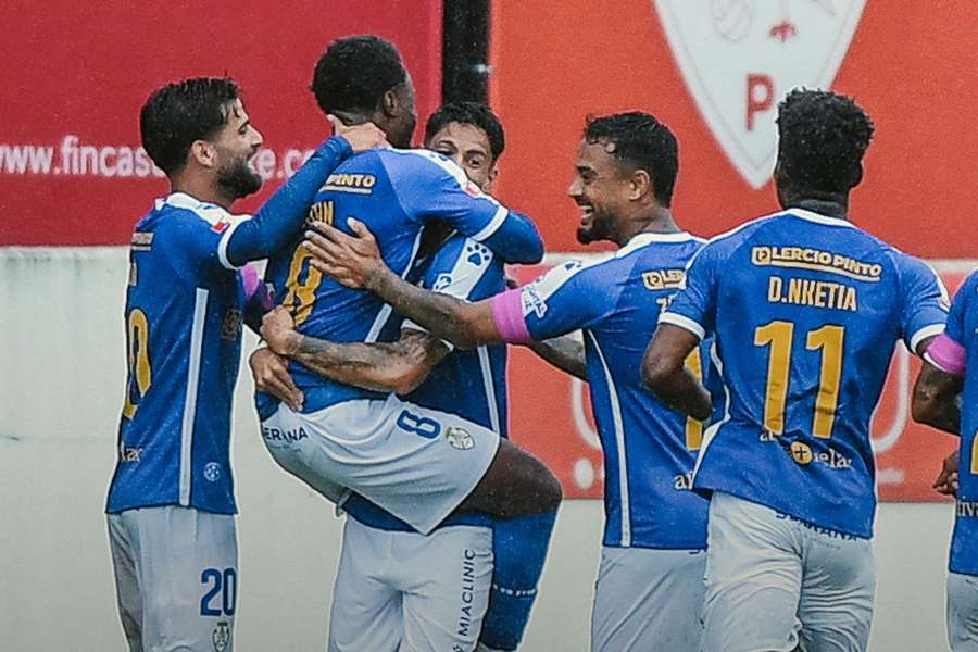 Feirense venceu em Penafiel