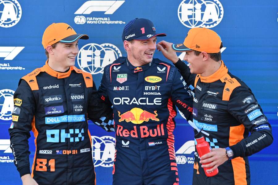 Piastri, Verstappen en Norris genieten na van de kwalificatiesessie
