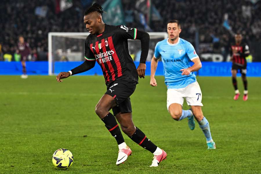 Rafael Leão está em negociações para a renovação de contrato com o AC Milan