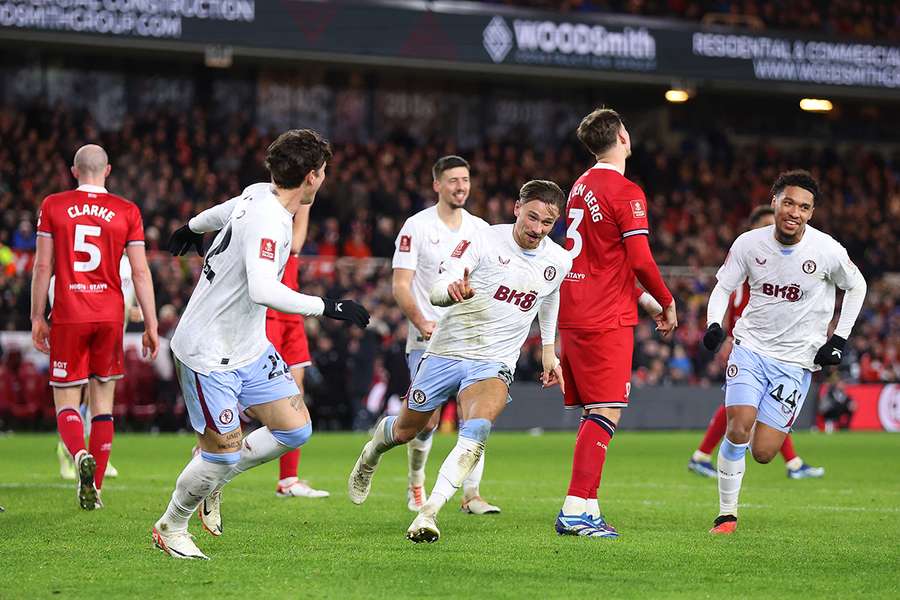 Późny gol Casha sprawił, że Aston Villa pokonała Middlesbrough w Pucharze Anglii