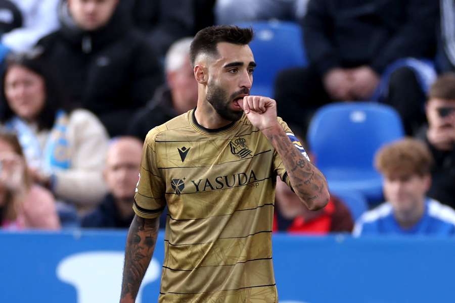Brais Méndez comemora o seu golo em Butarque