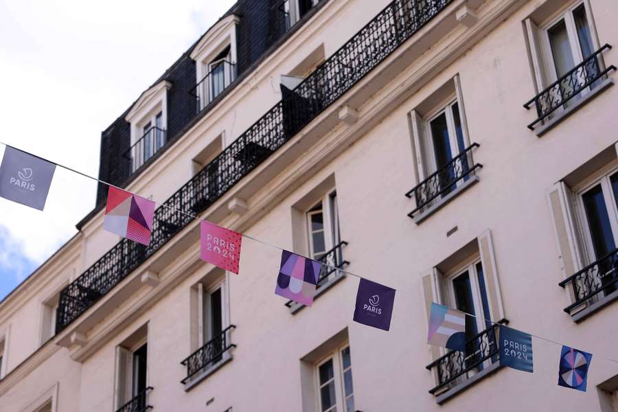 Les rues de Paris aux couleurs des Paralympiques. 