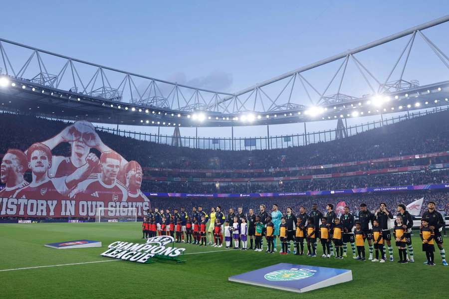 Os jogadores do Sporting durante o hino da Liga dos Campeões Os jogadores do Sporting durante o hino da Liga dos Campeões
