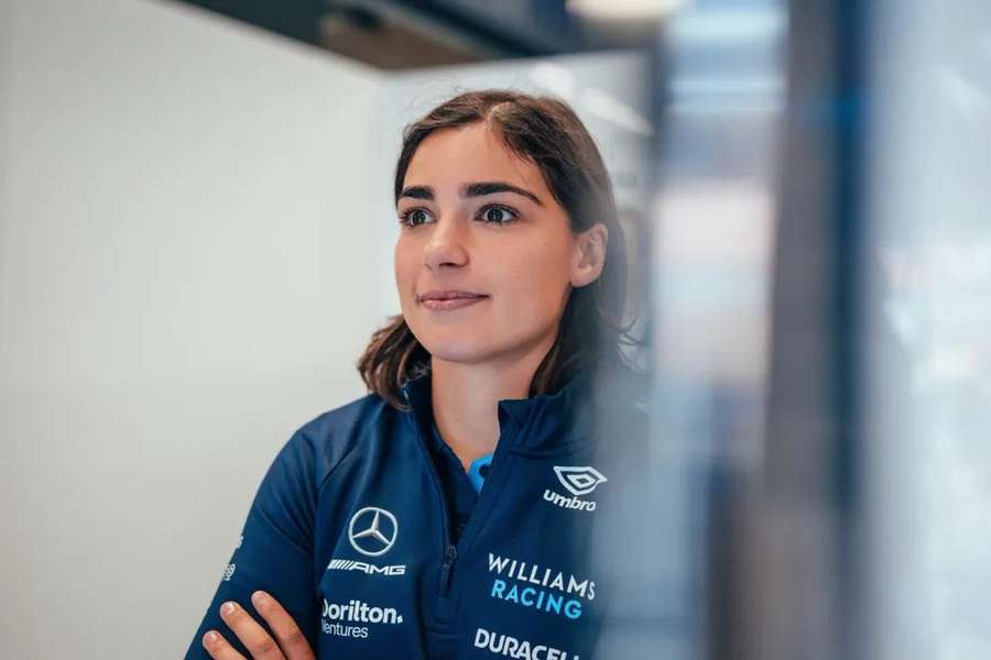 Campeã feminina Jamie Chadwick diz que renovação com a Williams mantém vivo o sonho da F1