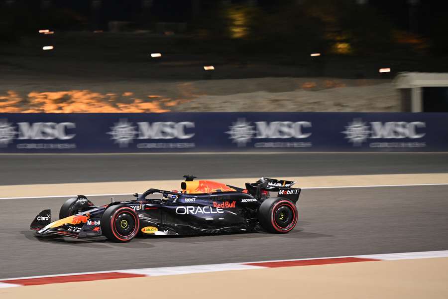Verstappen garante pole position no Bahrein