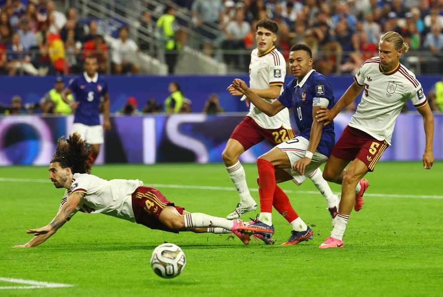 Espanha travou a França por 90 minutos